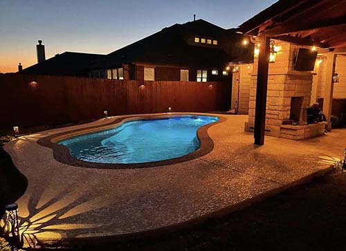 Installer Inground Swimming Pool Builder North Austin Texas Wells Branch Fiberglass Pools Contractor that creates beautiful oasis